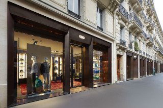 Givenchy Window display, Avenue Montaigne, Paris - people walk in