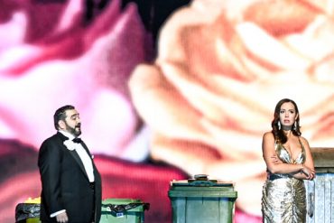 La Traviata de Giuseppe Verdi à l’Opéra Bastille : une distribution haut de gamme dans une mise en scène spectaculaire !