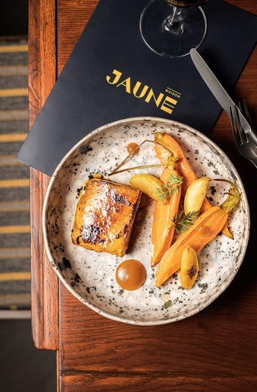 Maison Jaune met le monde dans les assiettes