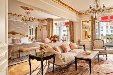 Plaza Athénée : le luxe sous toutes les coutures