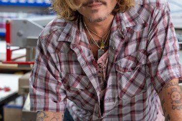 Johnny Depp l’artiste chez Deyrolle