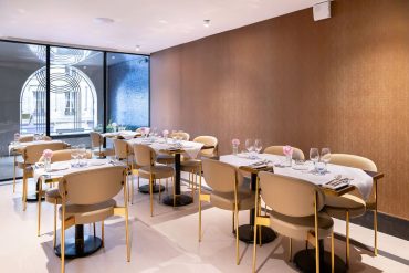 Sotheby’s met les petits plats plats dans les grands