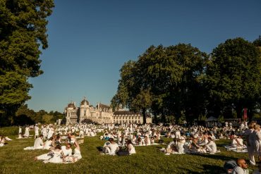 White is white à Chantilly