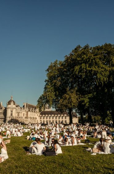 White is white à Chantilly