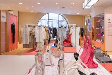 Jaiio s’agrandit aux Galeries Lafayette Haussmann et ouvre davantage son vestiaire au luxe