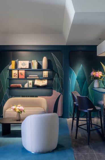 Un espace germanopratin éphémère pour Van Cleef & Arpels