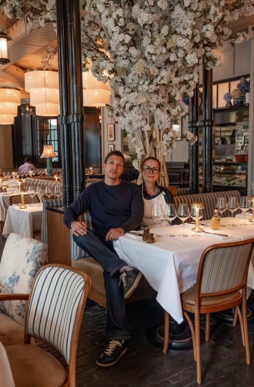 Une cuisine audacieuse et sincère servie dans un décor à l’esprit Hamptons