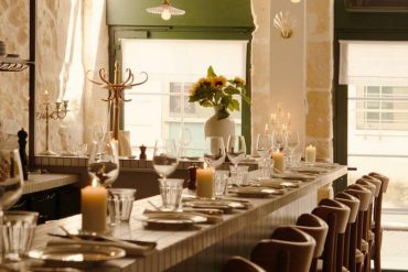 Derrière des volets verts, l&rsquo;âme des baléares