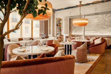 Truffe, terrazzo & DJ set: le glam italien selon La Baia