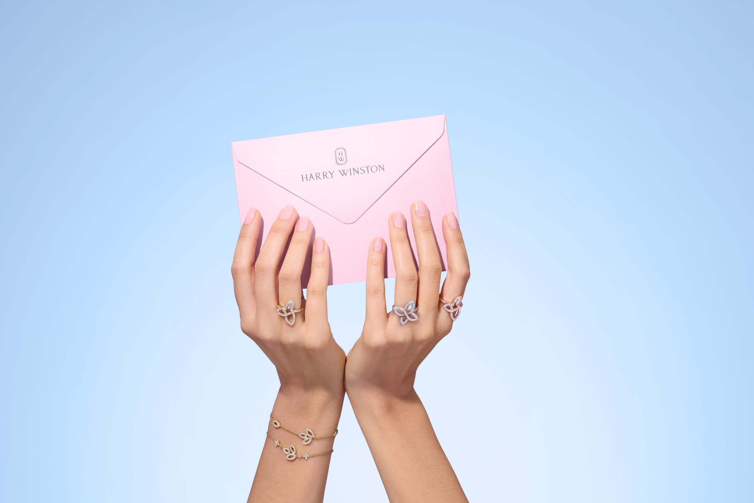 Harry Winston célèbre l’amour en lumière