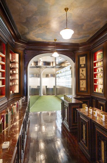 Officine Universelle Buly: conte d’apothicaire