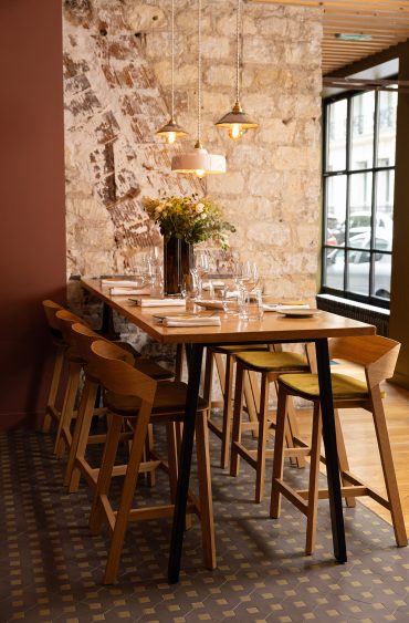 Une table qui ne vous prend pas pour un schnock