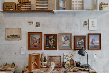 Wes Anderson recrée la magie de l’atelier de Joseph Cornell