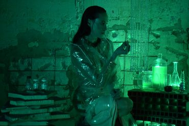 Orkizomai révolutionne le théâtre immersif au Hangar Y