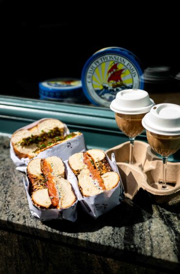 Petrossian x SISI Bagels : le bagel passe en mode luxe