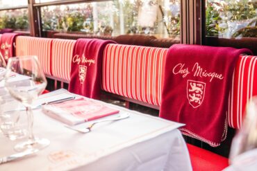 Chez Miocque, l’éternel rendez-vous de Deauville